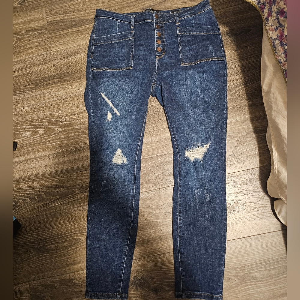 Women's Distressed Blue Jeans 15/32